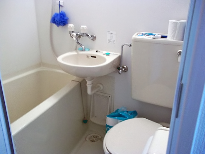 Ikebukuro dorm bathroom.