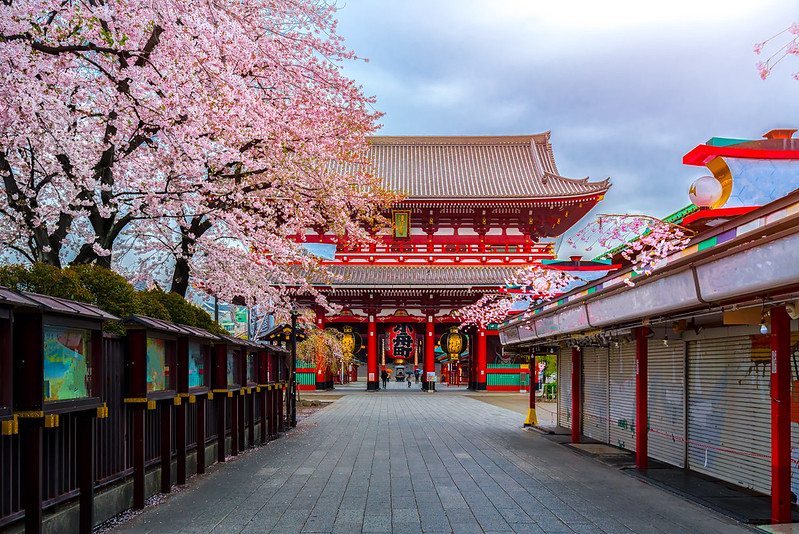 Sensoji-ji Temple in Asakusa is the Tokyo's oldest temple.